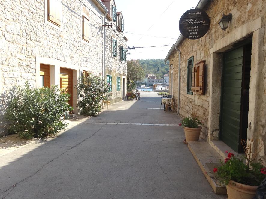 Vila D House Authentic Zlarin House, Relaxing Courtyard And Terrace Exteriér fotografie