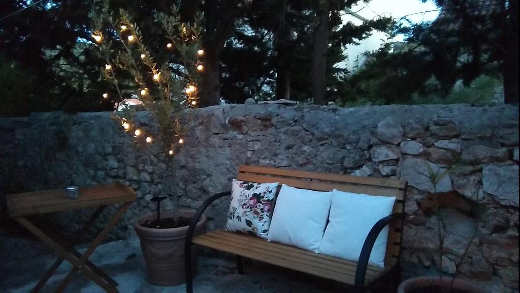 Vila D House Authentic Zlarin House, Relaxing Courtyard And Terrace Pokoj fotografie