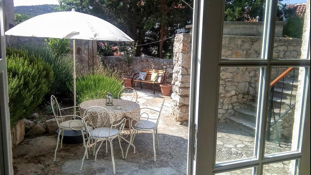 Vila D House Authentic Zlarin House, Relaxing Courtyard And Terrace Pokoj fotografie